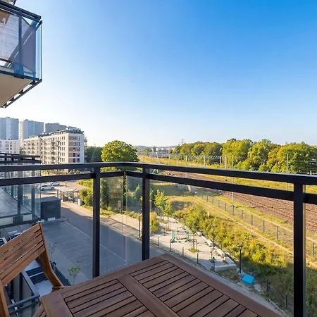 Daire Przytulny Z Balkonem I Parkingiem By Renters